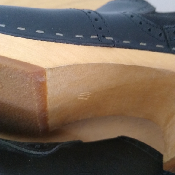 Swedish Hasbeens Black Leather Ankle Brogue Chelsea Boots Clogs - Picture 11 of 13